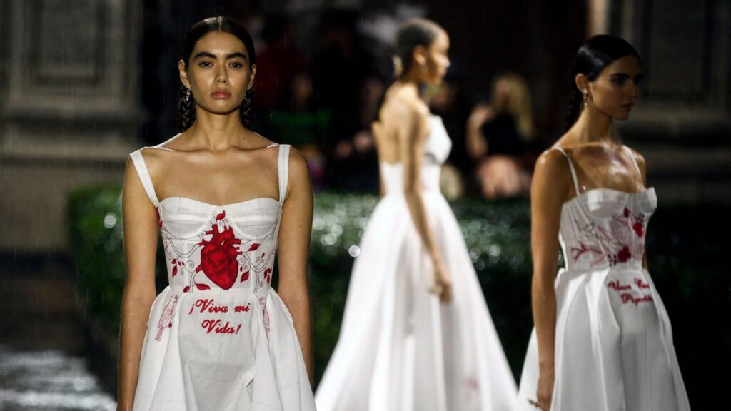 En route pour le Mexique : la collection Dior Resort 2024, une ode à Frida Kahlo