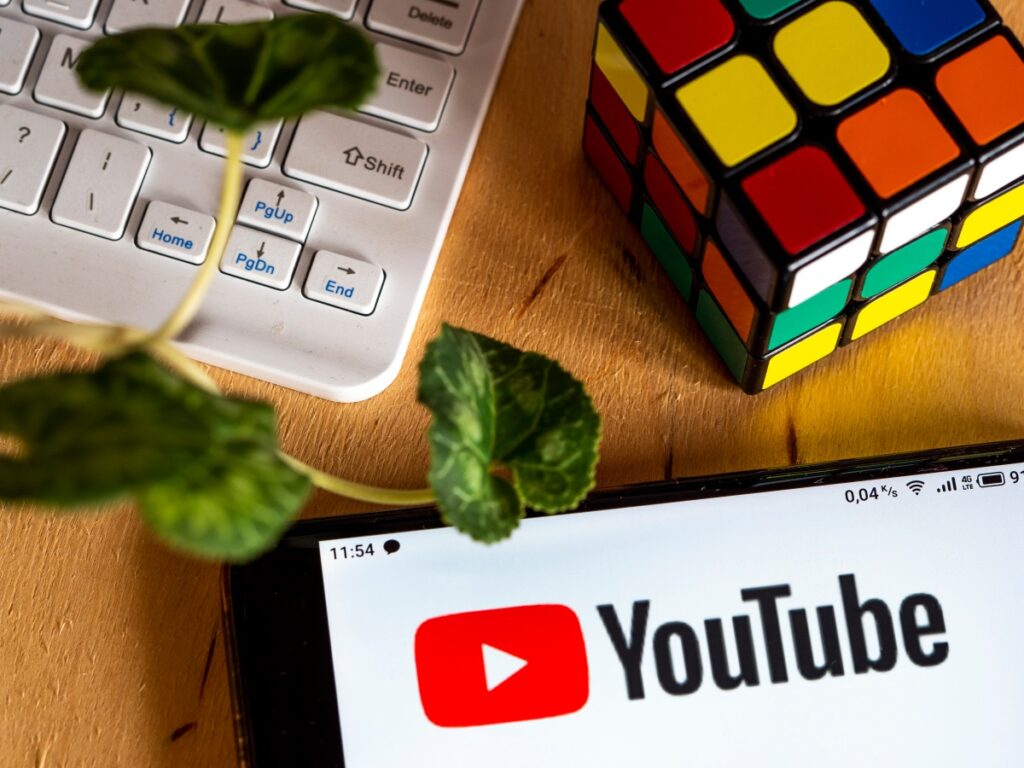 YouTube teste des quiz générés par l’IA sur des vidéos éducatives