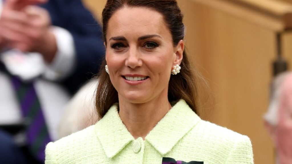 Kate Middleton possède toutes les versions possibles de la robe d’invité dont les initiés se languissent.