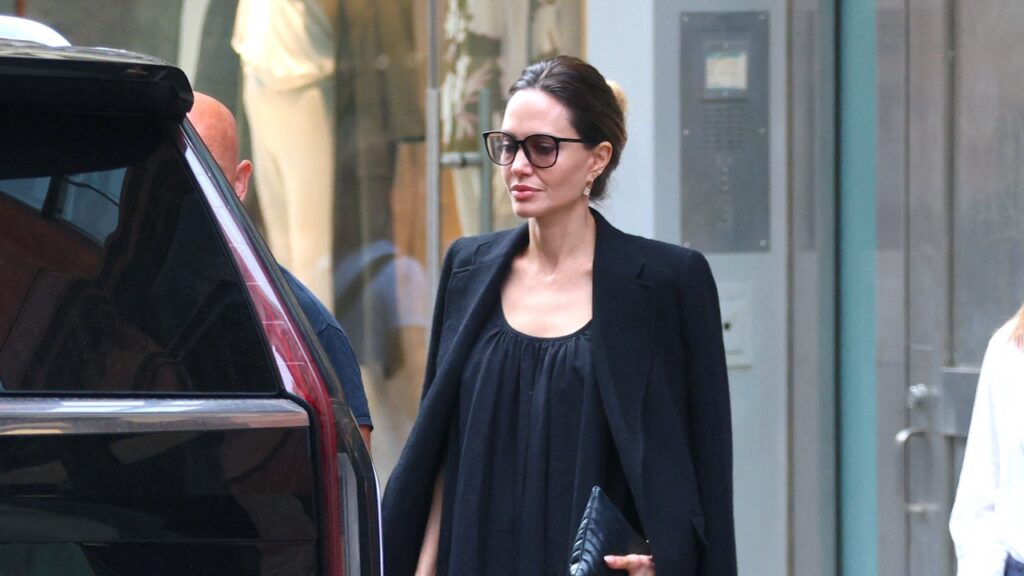 Angelina Jolie a les chaussures les plus élégantes (et elles conviennent à tous les âges et à tous les styles).