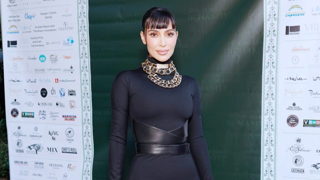 Pourquoi Kim Kardashian achète-t-elle des pièces Chanel vintage ?