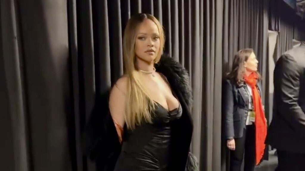 Rihanna a porté un look purement inspirant lors du concert d’ASAP Rocky.