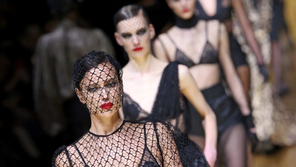 Le défilé automne/hiver 2024-2025 de Dolce&Gabbana en 5 leçons de style (de soirée)