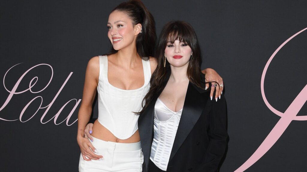 Selena Gomez et Nicola Peltz : deux façons d’incorporer un corset blanc dans un look
