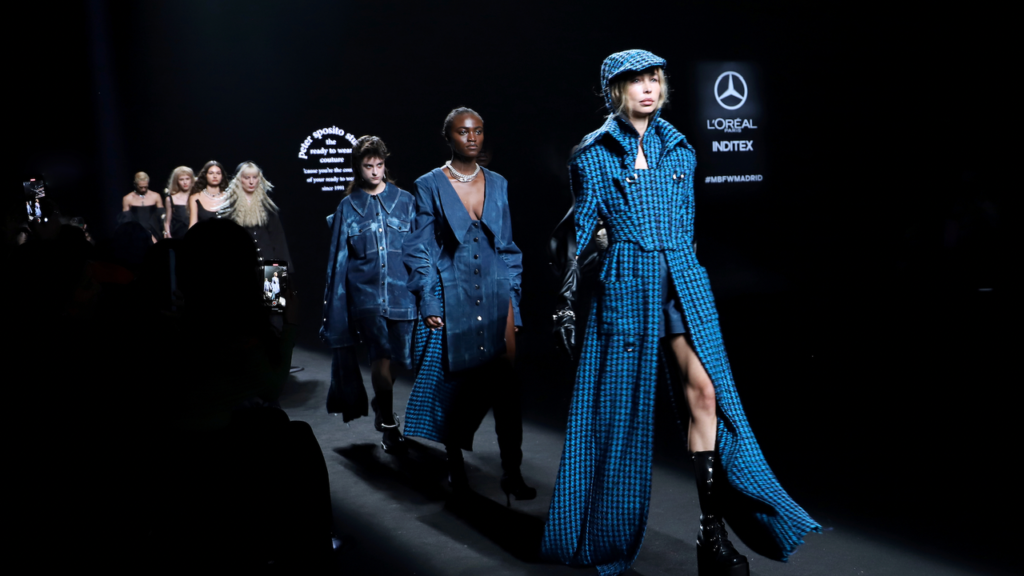 Une expérience de luxe (en format VIP) : c’est ainsi que les étudiants du Vogue Master ont vécu la Mercedes-Benz Fashion Week en direct.