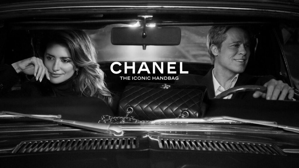 Penélope Cruz parle de son apparition surprise (avec Brad Pitt) au défilé Chanel
